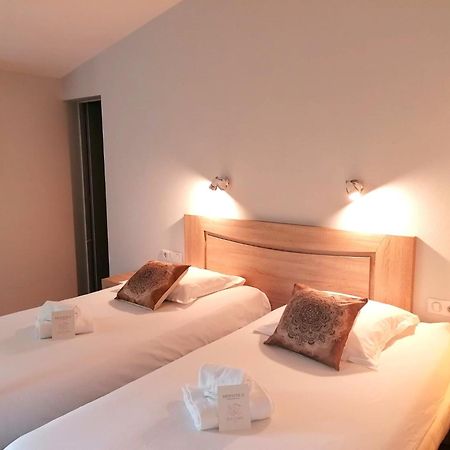 Hotel Platanes - Kb Hotel Group Etauliers エクステリア 写真