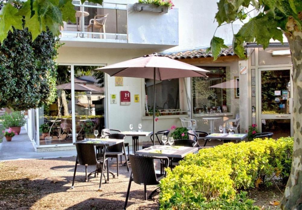 Hotel Platanes - Kb Hotel Group Etauliers エクステリア 写真